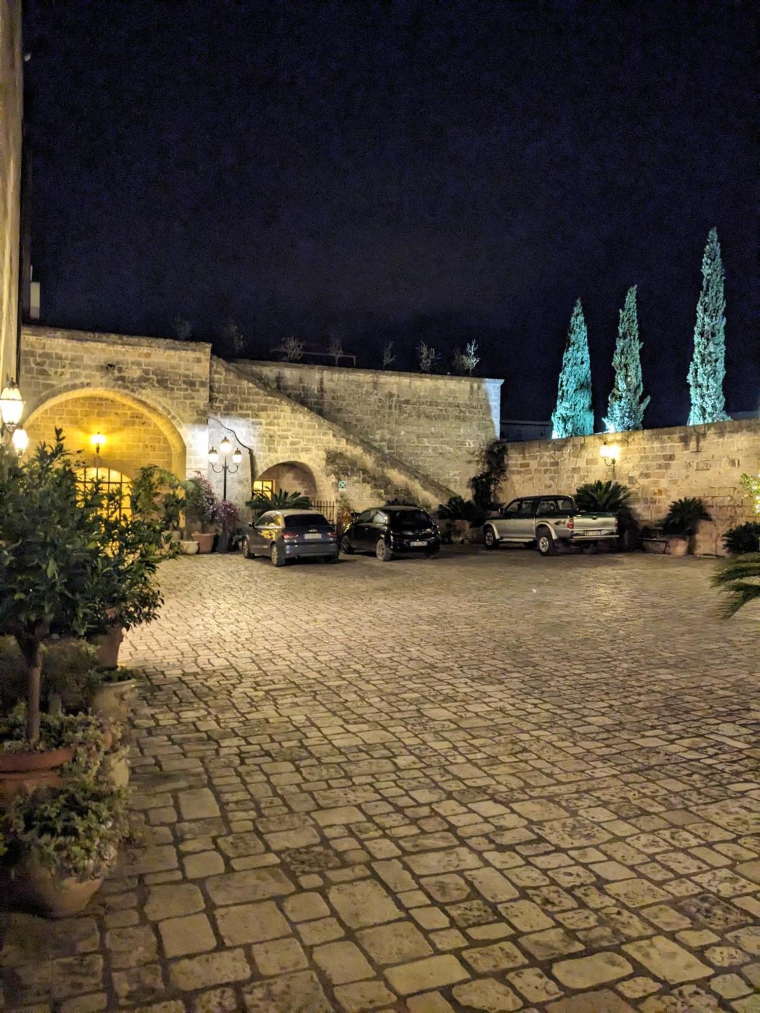 Castello Conti Filo Bed & Breakfast Torre Santa Susanna Bagian luar foto